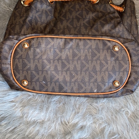 Michael Kors Signature Jet Set Drawstring Bag - Picture 3 of 7